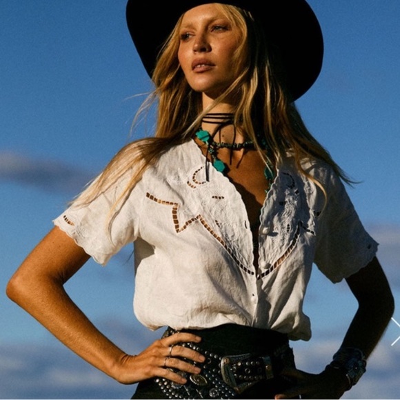 C Unicorn not alone anymore linen cut work white short sleeve embroidered blouse - Picture 1 of 10